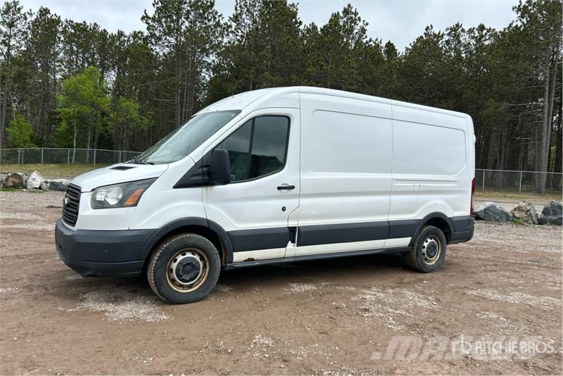 Ford Transit 250 Cargo Van Kaubikud