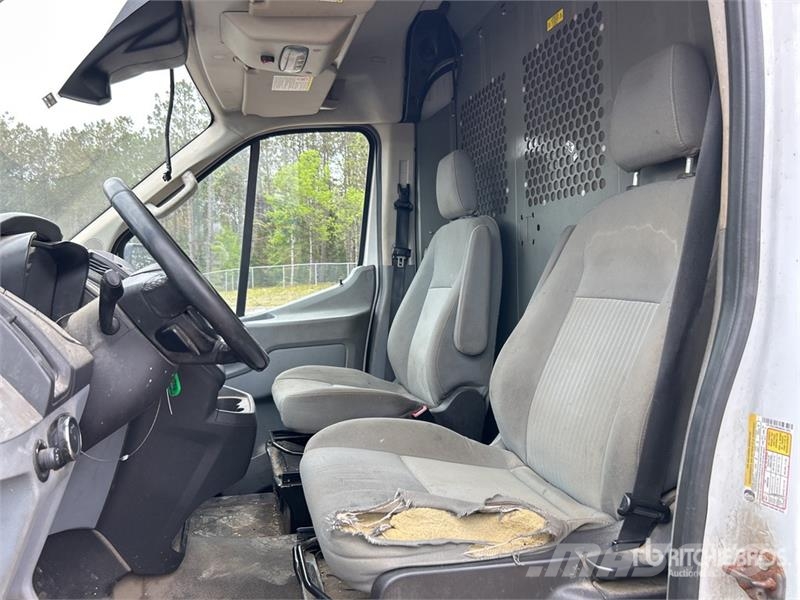Ford Transit 250 Cargo Van Kaubikud