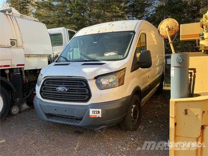 Ford Transit 250 Cargo Van (Inoperable) Kaubikud