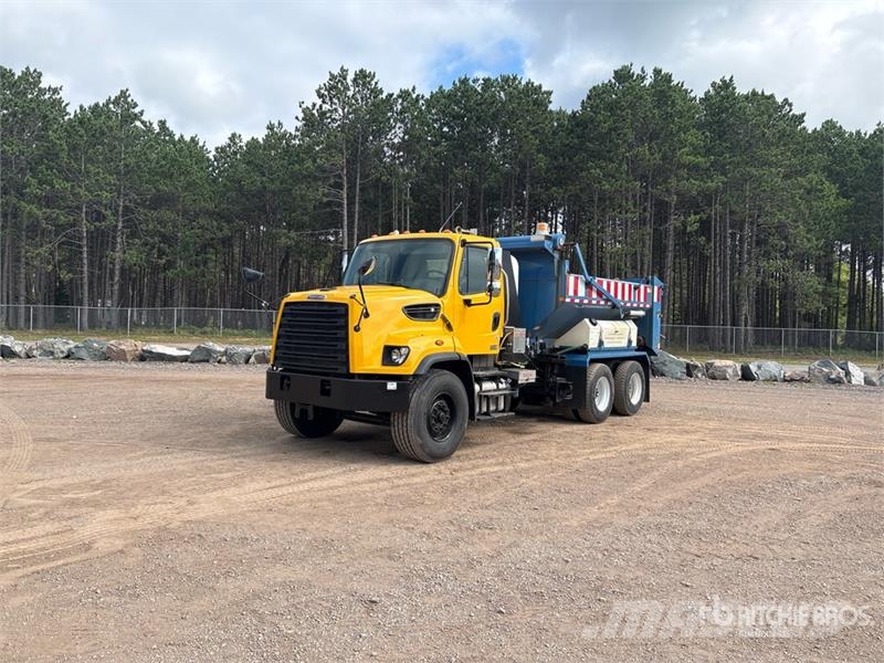 Freightliner 108SD 6x4 Spreader Truck Forsvar/Miljø