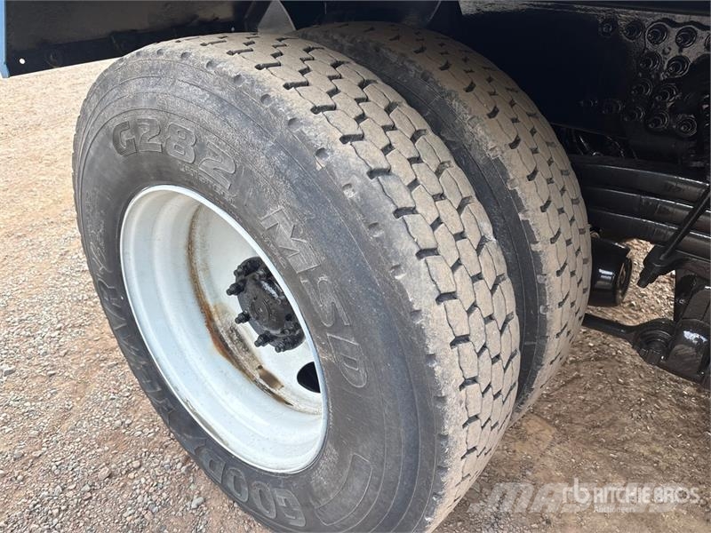 Freightliner 108SD 6x4 Spreader Truck Forsvar/Miljø