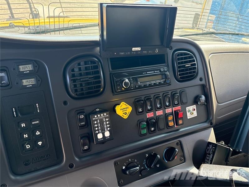 Freightliner 108SD 6x4 Spreader Truck Forsvar/Miljø