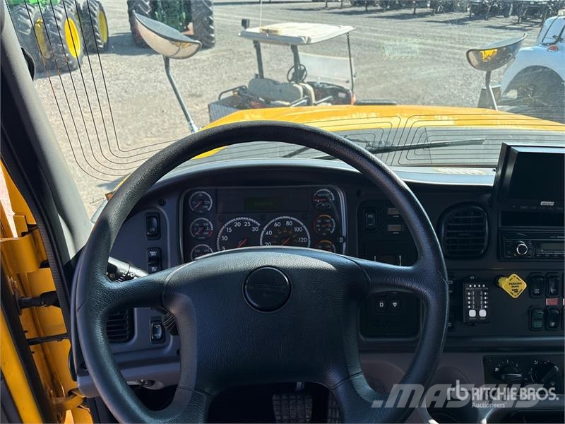 Freightliner 108SD 6x4 Spreader Truck Forsvar/Miljø