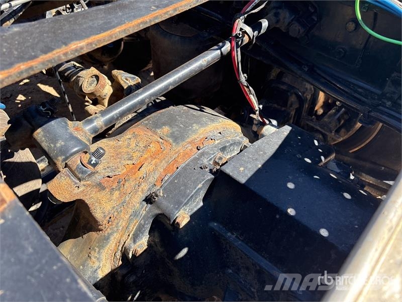 Freightliner 114SD 6x4 T/A Sleeper Truck Tractor Trekkvogner
