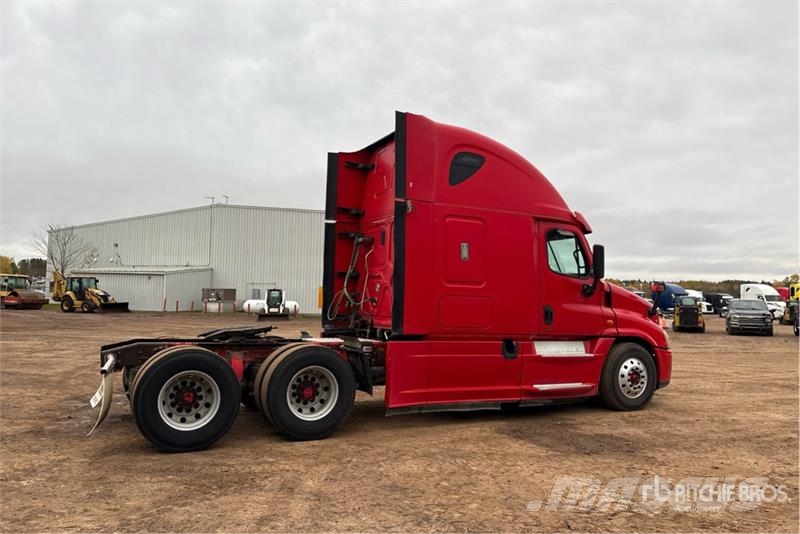 Freightliner Cascadia 125 Trekkers