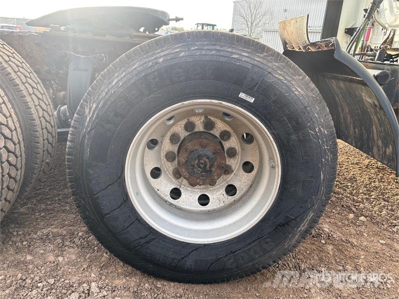 Freightliner Cascadia 125 6x4 T/A Sleeper Truck Tractor Sattelzugmaschinen