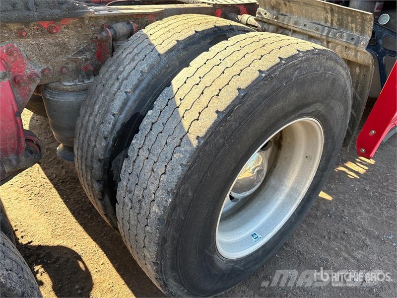 Freightliner Cascadia 125 6x4 T/A Sleeper Truck Tractor Trekkers