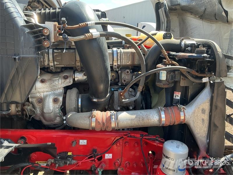 Freightliner Cascadia 126 6x4 T/A Sleeper Truck Tractor Trekkers