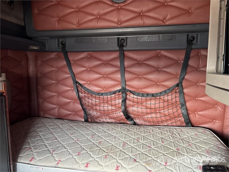 Freightliner Cascadia 125 6x4 T/A Sleeper Truck Tractor 牵引车