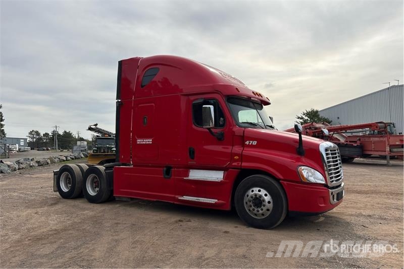 Freightliner Cascadia 125 6x4 T/A Sleeper Truck Tractor Dragbilar