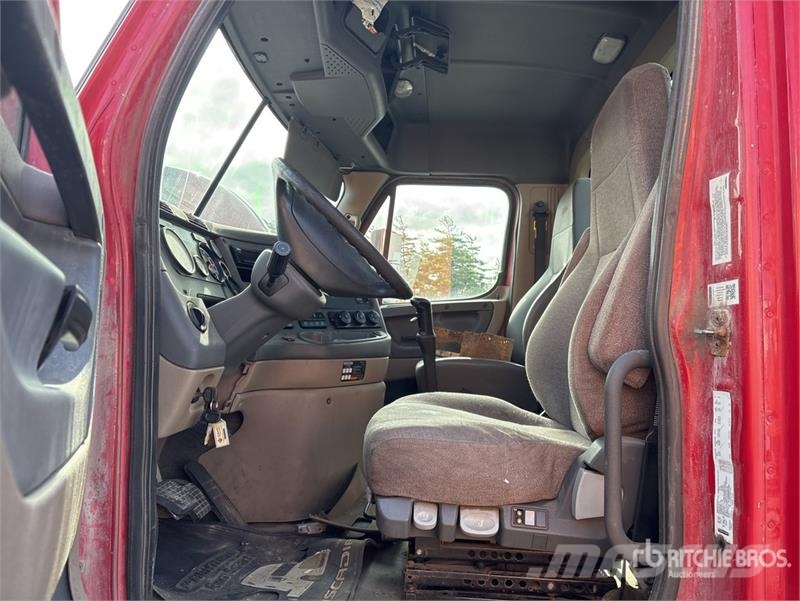 Freightliner Cascadia 125 Sadulveokid