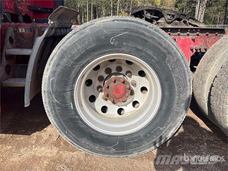 Freightliner Cascadia 125 6x4 T/A Sleeper Truck Tractor Trekkers