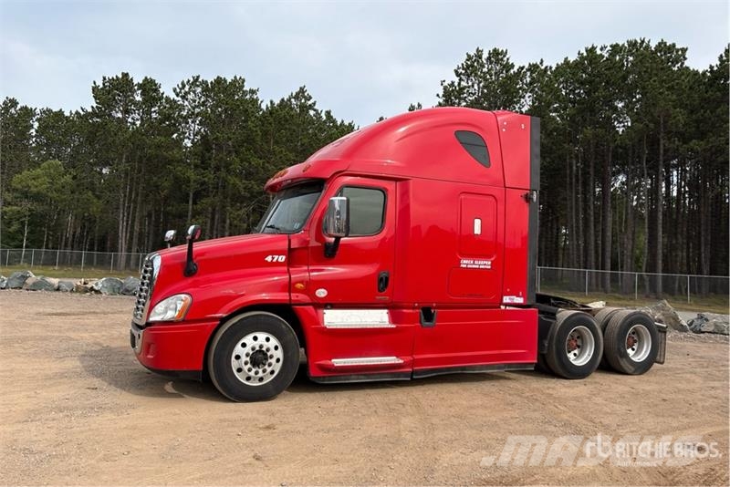 Freightliner Cascadia 125 6x4 T/A Sleeper Truck Tractor Dragbilar