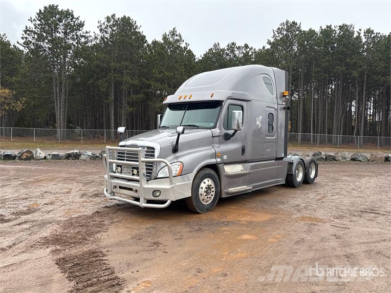 Freightliner Cascadia 125 6x4 T/A Sleeper Truck Tractor Nyergesvontatók