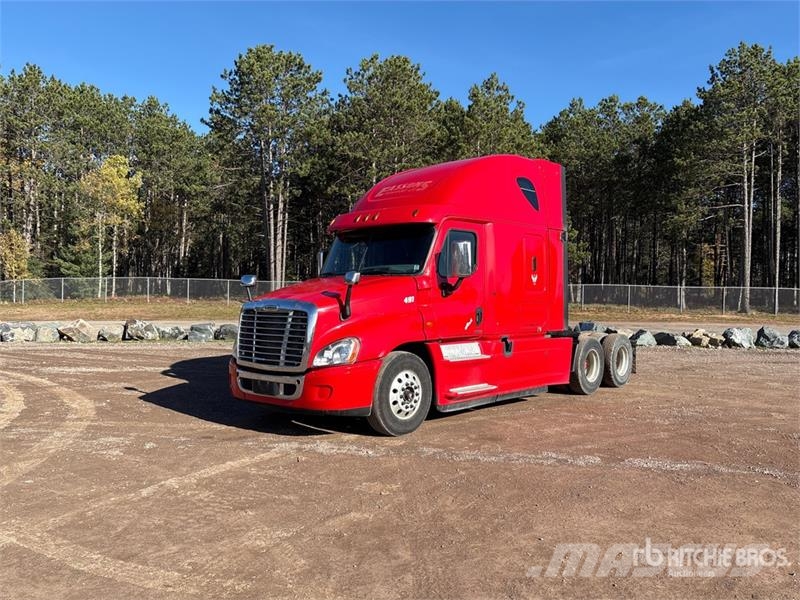 Freightliner Cascadia 125 6x4 T/A Sleeper Truck Tractor Trekkers