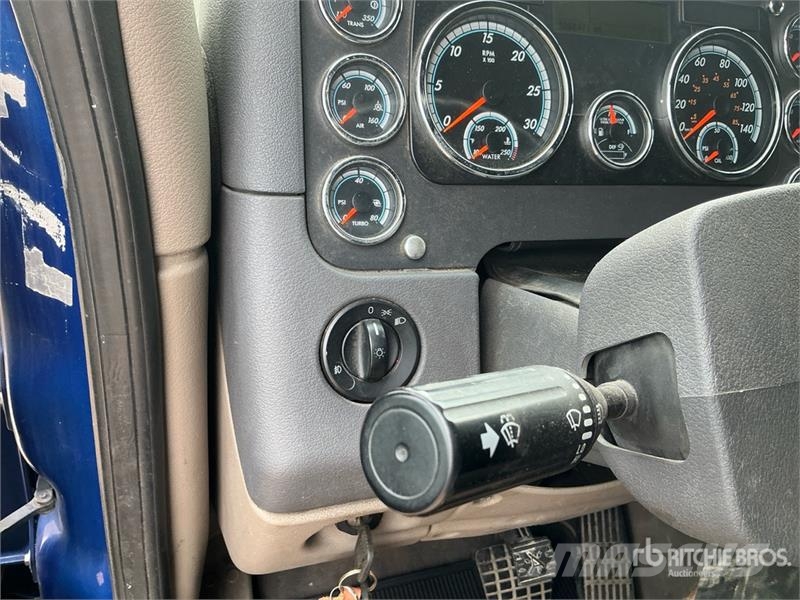 Freightliner Cascadia 125 6x4 T/A Sleeper Truck Tractor Trekkers
