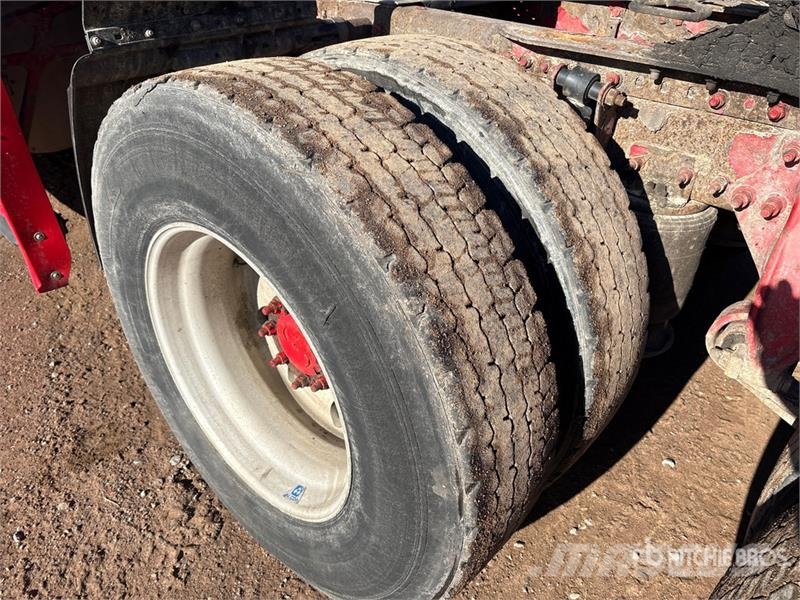 Freightliner Cascadia 125 6x4 T/A Sleeper Truck Tractor Trekkers