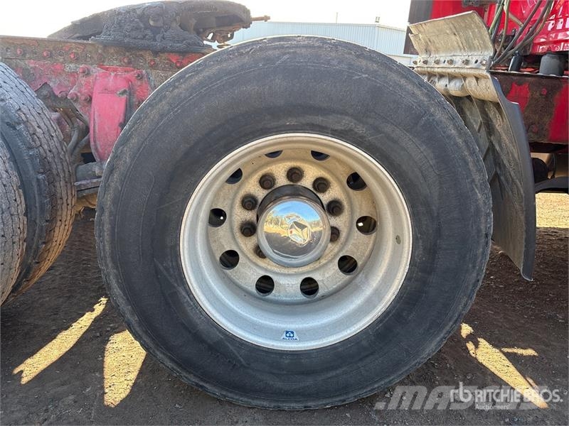 Freightliner Cascadia 125 6x4 T/A Sleeper Truck Tractor Trekkers
