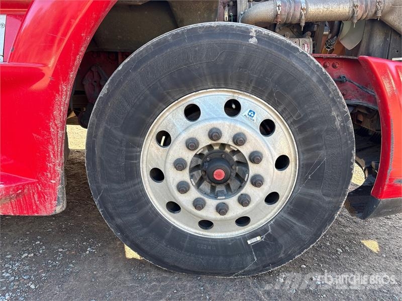 Freightliner Cascadia 125 6x4 T/A Sleeper Truck Tractor Trekkers