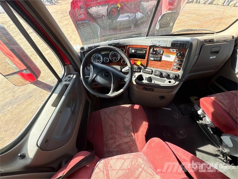 Freightliner Cascadia 125 6x4 T/A Sleeper Truck Tractor Trekkers