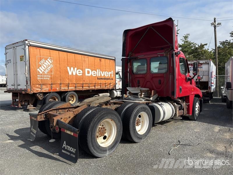 Freightliner Cascadia 125 Sadulveokid