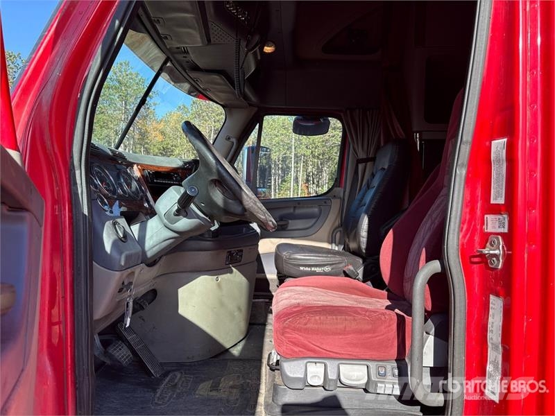 Freightliner Cascadia 125 6x4 T/A Sleeper Truck Tractor Trekkers