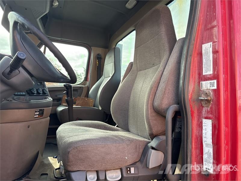 Freightliner Cascadia 125 Sadulveokid