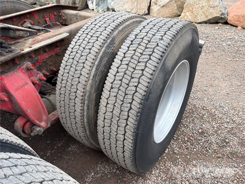 Freightliner Cascadia 125 6x4 T/A Sleeper Truck Tractor 牵引车