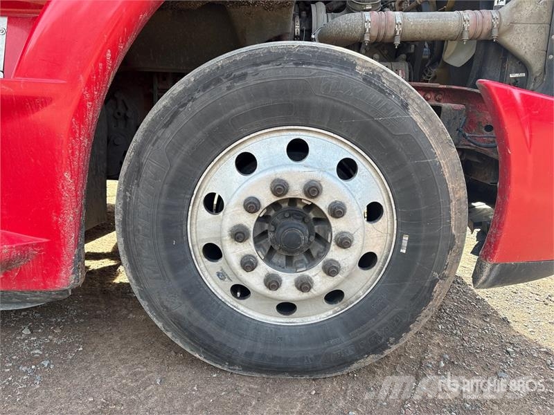 Freightliner Cascadia 125 6x4 T/A Sleeper Truck Tractor Trekkers