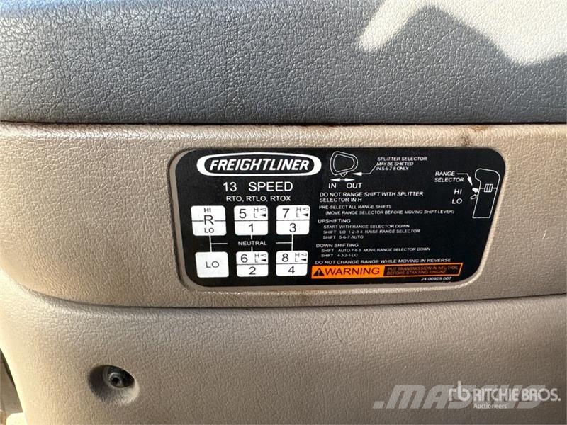 Freightliner Cascadia 125 6x4 T/A Sleeper Truck Tractor Sattelzugmaschinen