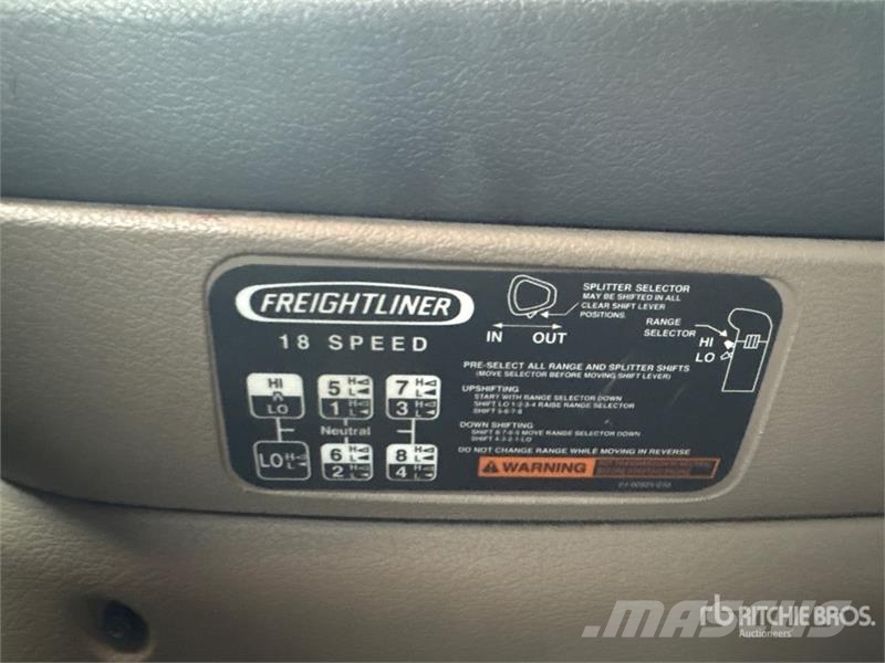 Freightliner Cascadia 125 6x4 T/A Sleeper Truck Tractor Nyergesvontatók