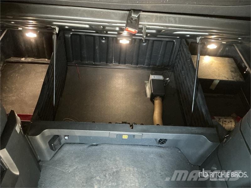 Freightliner Cascadia 126 6x4 T/A Sleeper Truck Tractor Trekkers