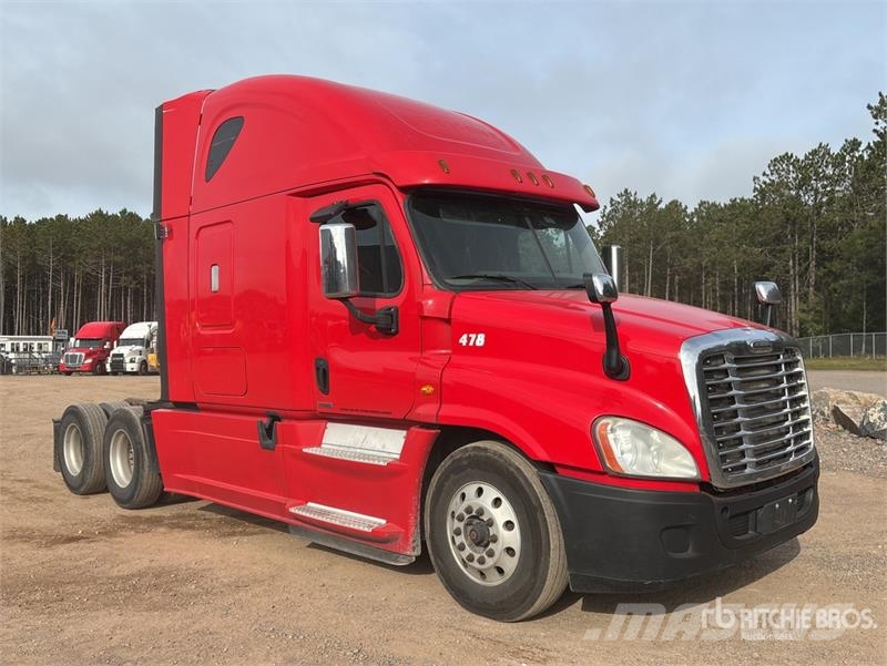 Freightliner Cascadia 125 6x4 T/A Sleeper Truck Tractor 牵引车