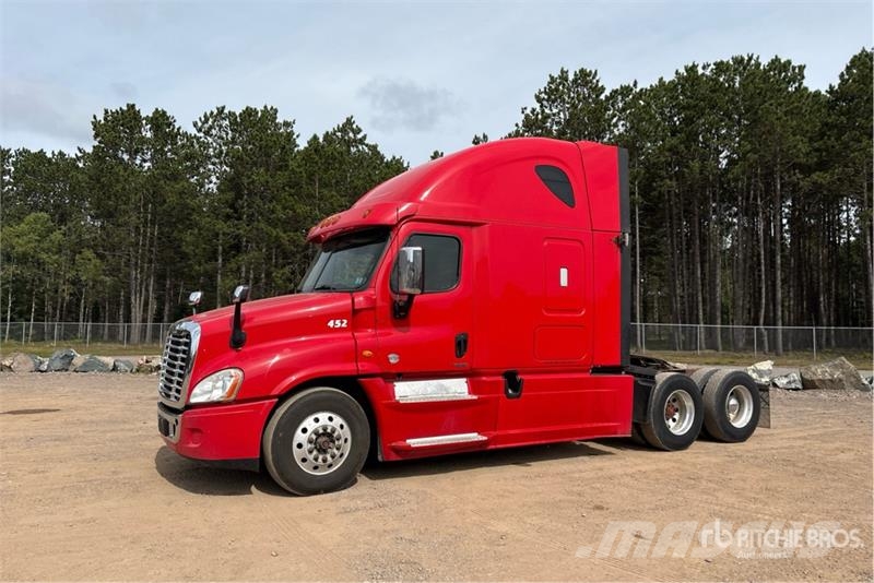 Freightliner Cascadia 125 6x4 T/A Sleeper Truck Tractor Motrici e Trattori Stradali