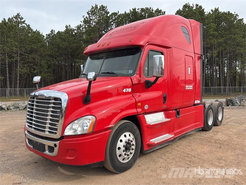 Freightliner Cascadia 125 6x4 T/A Sleeper Truck Tractor 牵引车