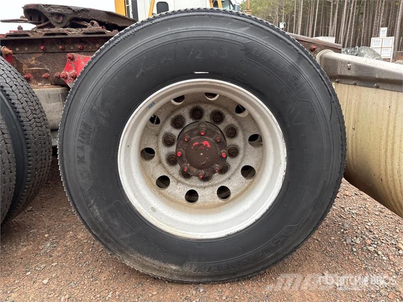 Freightliner Cascadia 125 Trekkers