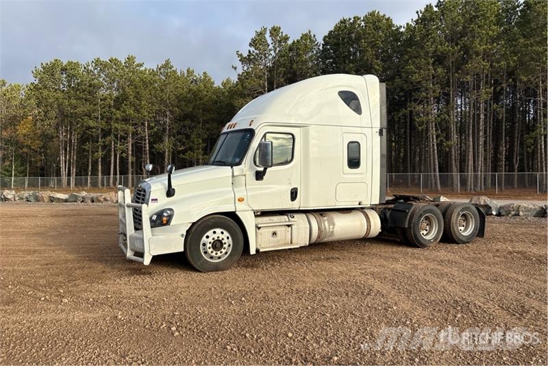 Freightliner Cascadia 125 6x4 T/A Sleeper Truck Tractor Sattelzugmaschinen