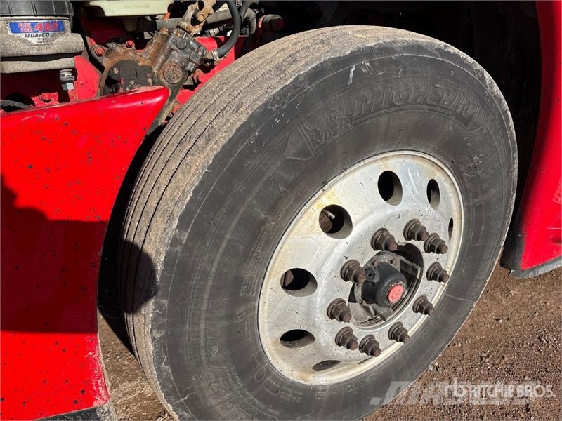 Freightliner Cascadia 125 6x4 T/A Sleeper Truck Tractor Trekkers