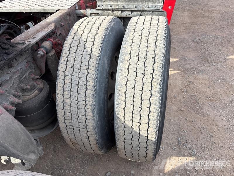 Freightliner Cascadia 125 6x4 T/A Sleeper Truck Tractor 牵引车