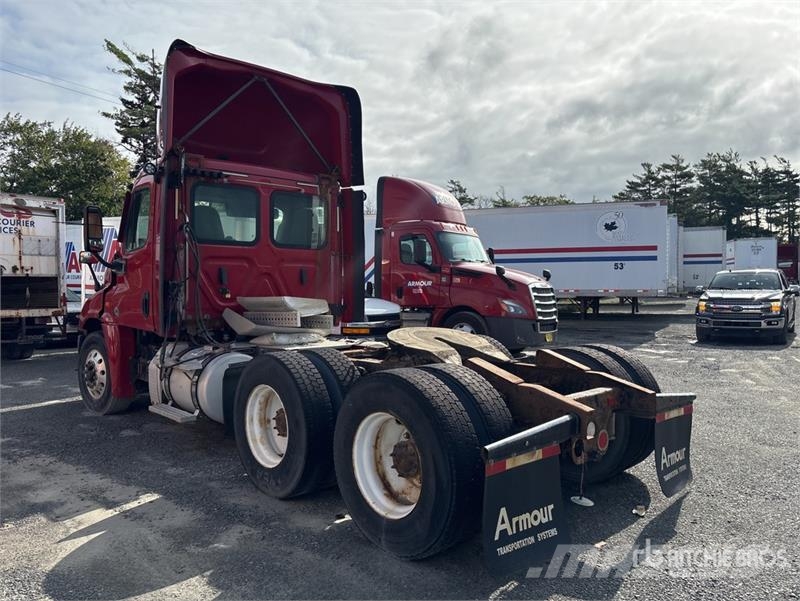 Freightliner Cascadia 125 Sadulveokid