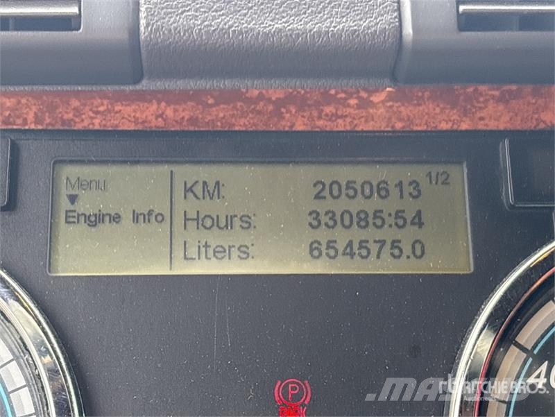 Freightliner Cascadia 125 6x4 T/A Sleeper Truck Tractor 牵引车