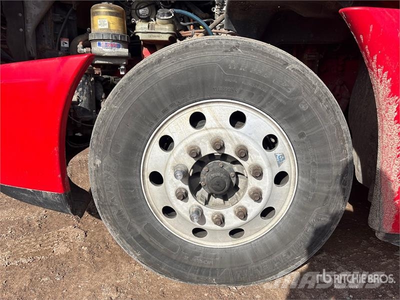 Freightliner Cascadia 125 6x4 T/A Sleeper Truck Tractor Trekkers