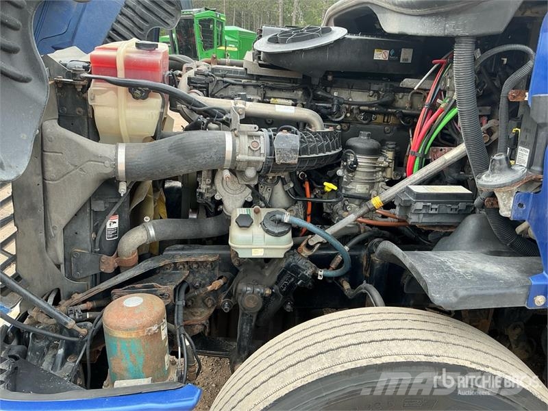 Freightliner Cascadia 125 6x4 T/A Sleeper Truck Tractor Trekkers