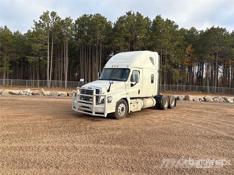Freightliner Cascadia 125 6x4 T/A Sleeper Truck Tractor Sattelzugmaschinen