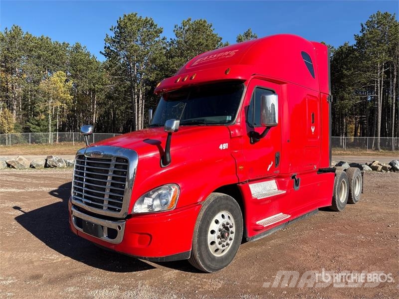 Freightliner Cascadia 125 6x4 T/A Sleeper Truck Tractor Trekkers