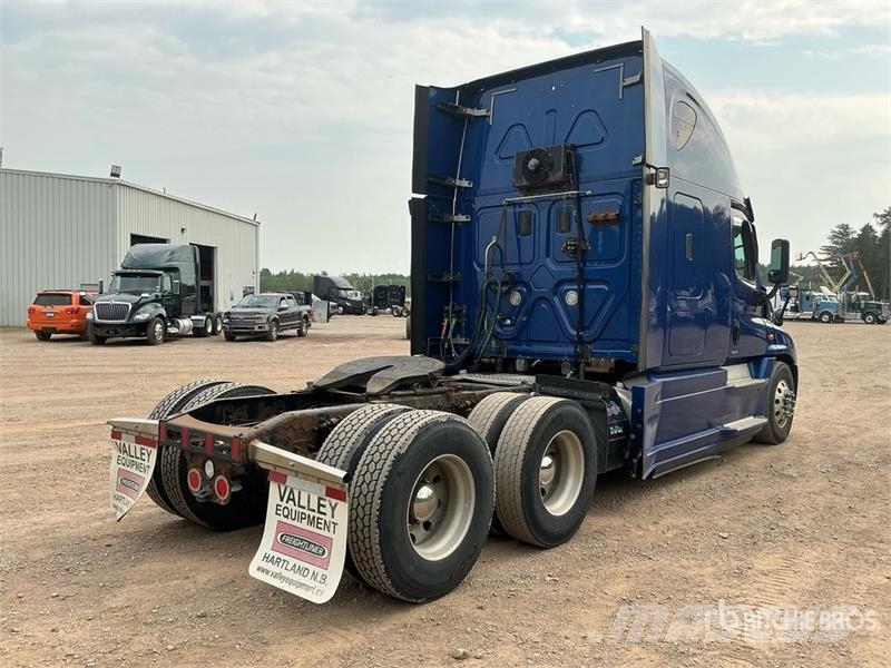 Freightliner Cascadia 125 6x4 T/A Sleeper Truck Tractor Trekkers
