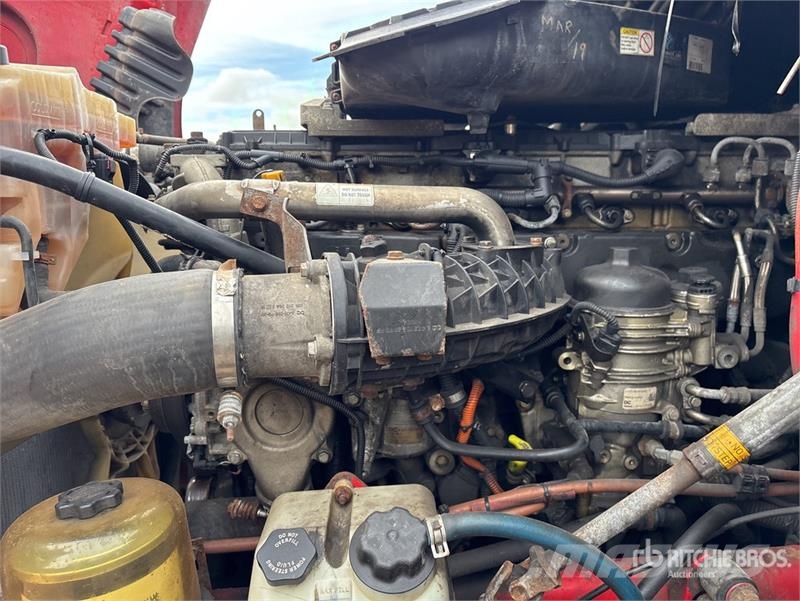 Freightliner Cascadia 125 6x4 T/A Sleeper Truck Tractor 牵引车