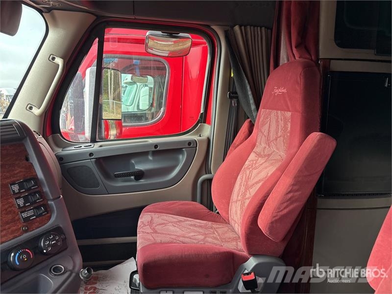 Freightliner Cascadia 125 6x4 T/A Sleeper Truck Tractor 牵引车