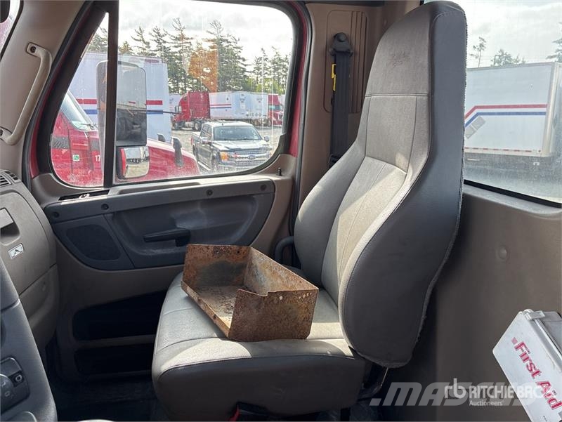 Freightliner Cascadia 125 Sadulveokid
