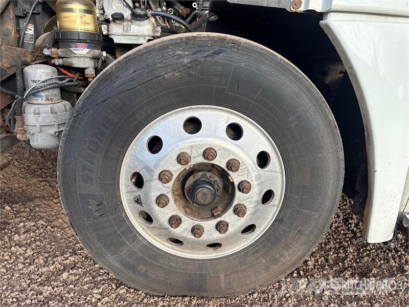 Freightliner Cascadia 125 6x4 T/A Sleeper Truck Tractor Sattelzugmaschinen
